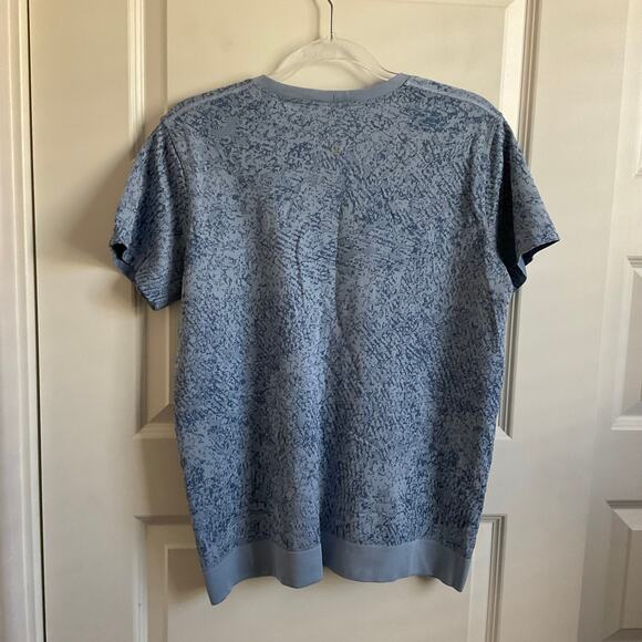 Lululemon Swiftly Breathe Short Sleeve Silverescent Shirt - Size 8 - Picture 5 of 5